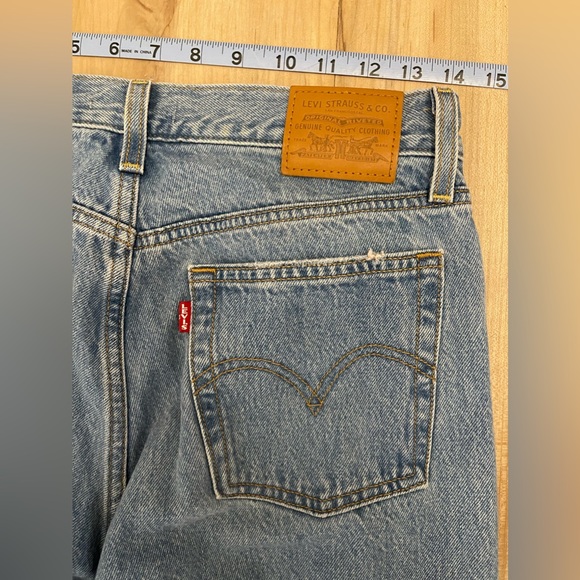 Levi’s premium wedgie fit medium wash women’s jeans - Picture 2 of 8